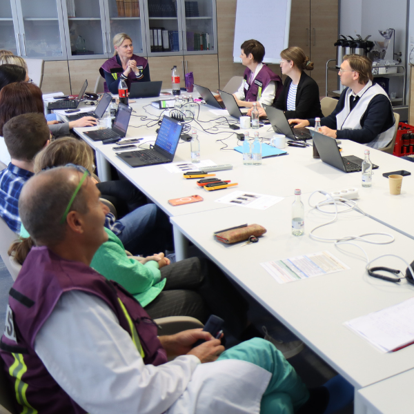 Die Klinikeinsatzleitung bei der Arbeit