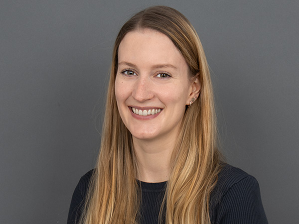 CSJ_mitarbeiterbilder_Karolina-Koeraus.jpg CSJ_mitarbeiterbilder_Karolina-Koeraus.jpg