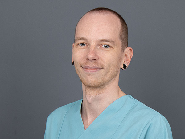 CSJ_mitarbeiterbilder_Kuttenberger-Dennis_Onko.jpg CSJ_mitarbeiterbilder_Kuttenberger-Dennis_Onko.jpg