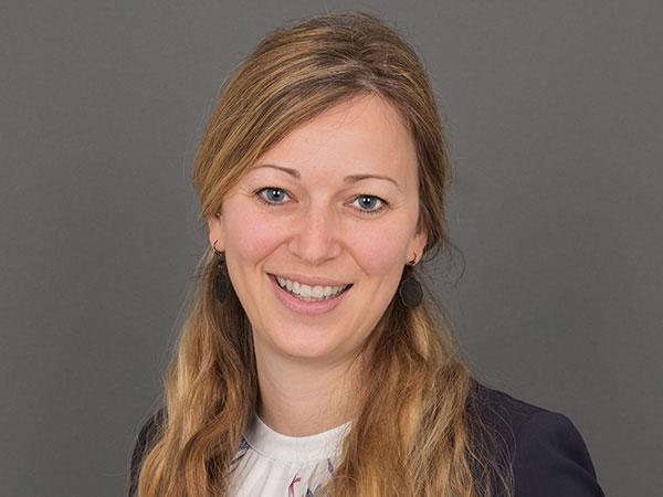 CSJ_mitarbeiterbilder_britta-froeber.jpg CSJ_mitarbeiterbilder_britta-froeber.jpg