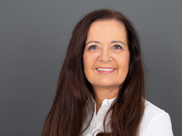 CSJ_mitarbeiterbilder_claudia-schubert.jpg CSJ_mitarbeiterbilder_claudia-schubert.jpg