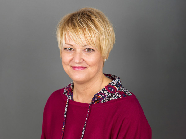 CSJ_mitarbeiterbilder_sabine-pernpeintner.jpg CSJ_mitarbeiterbilder_sabine-pernpeintner.jpg