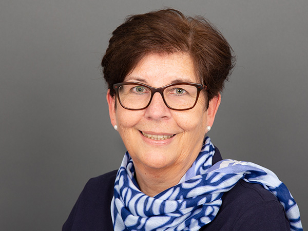 CSJ_mitarbeiterbilder_ursula-beck.jpg CSJ_mitarbeiterbilder_ursula-beck.jpg