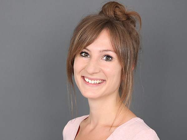 CSJ_mitarbeiterbilder_veronika-pritscher.jpg CSJ_mitarbeiterbilder_veronika-pritscher.jpg